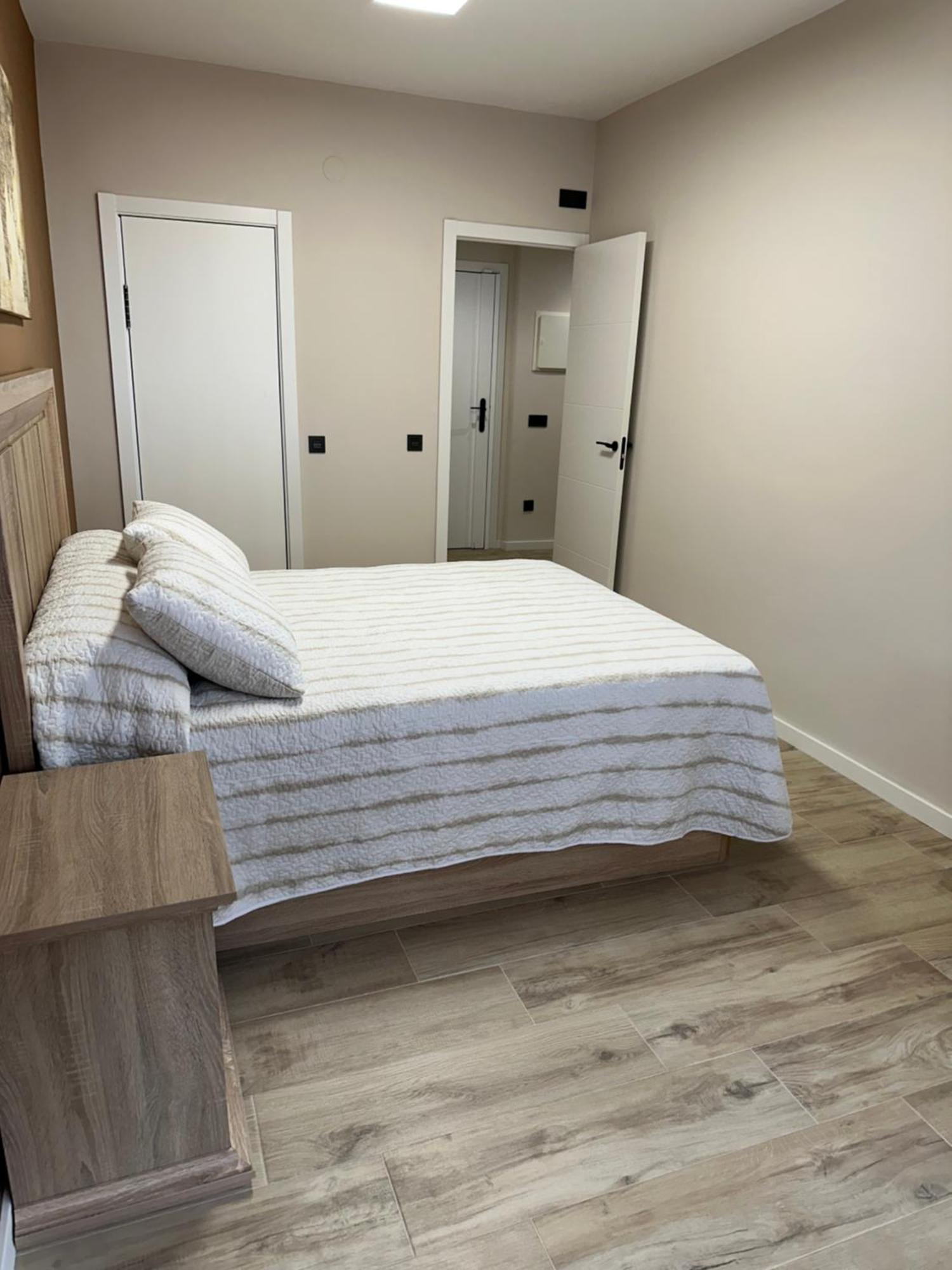 Apartamento Puente Romano Ourense Exteriör bild