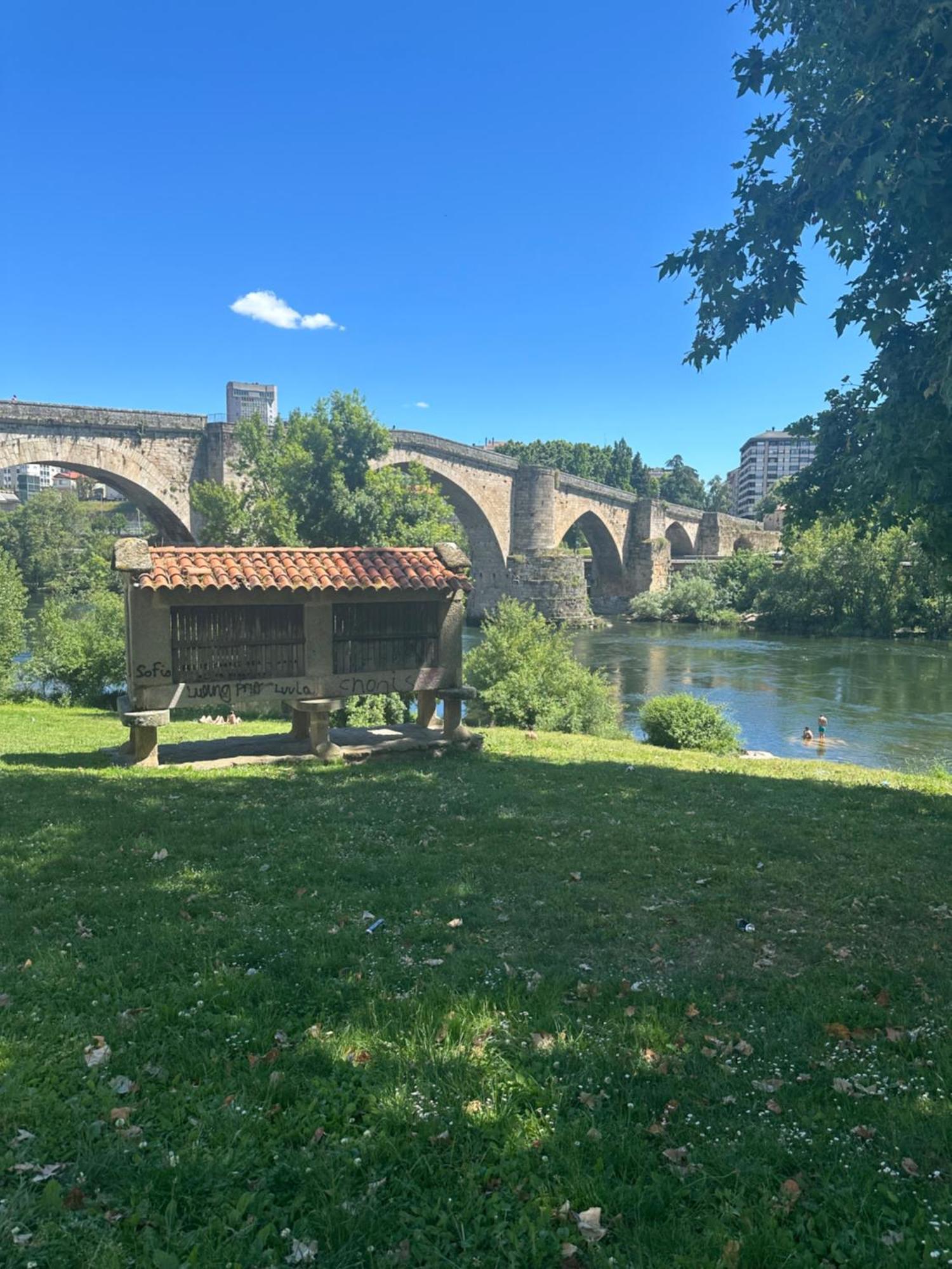 Apartamento Puente Romano Ourense Exteriör bild